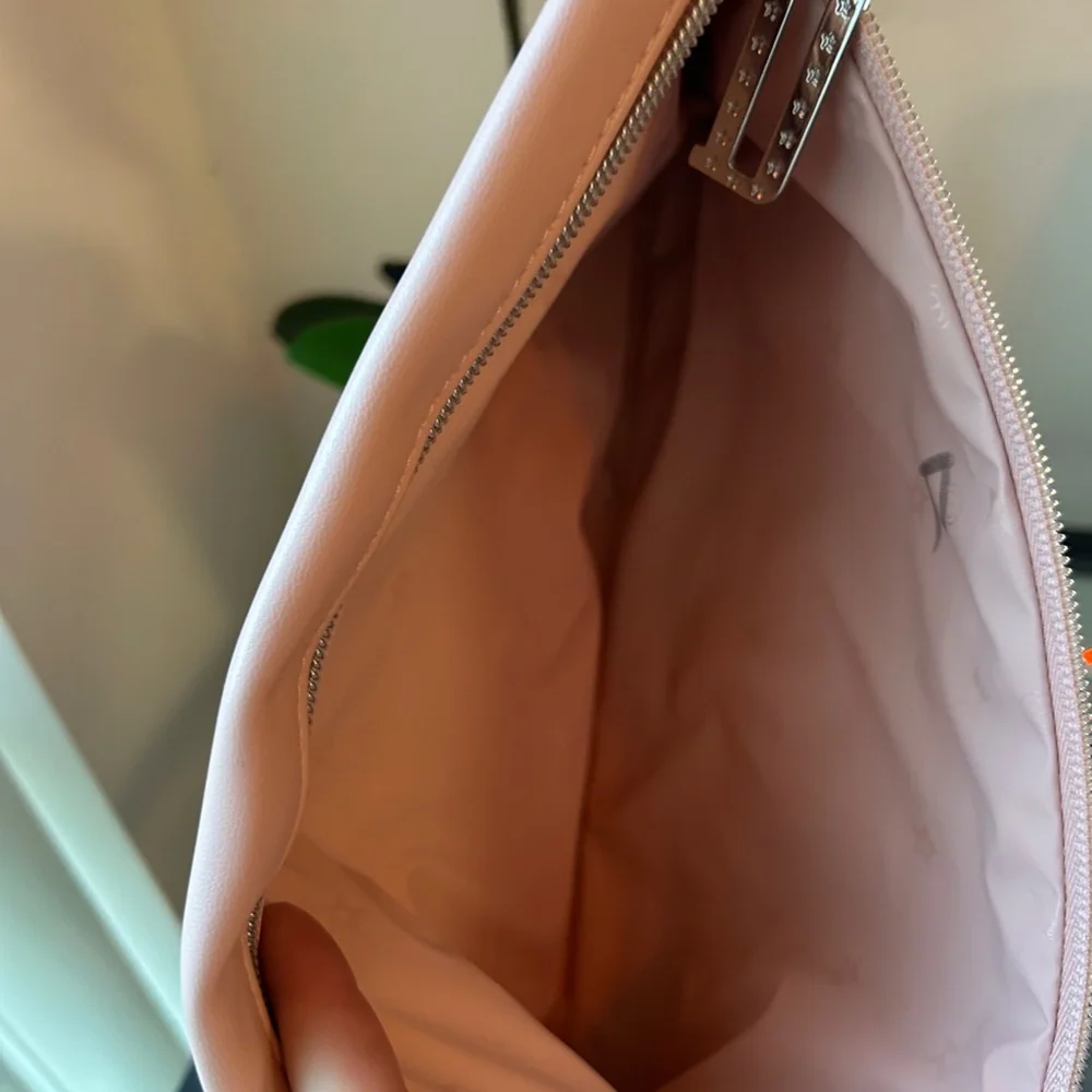 AUTHENTIC Christian Dior Blush Beaded Leather Cosmetic Bag - Picture 5 of 5